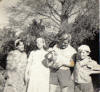 Horacio con su papa y hermanas